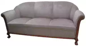vanhan sohvan uusi verhoilu kaalla